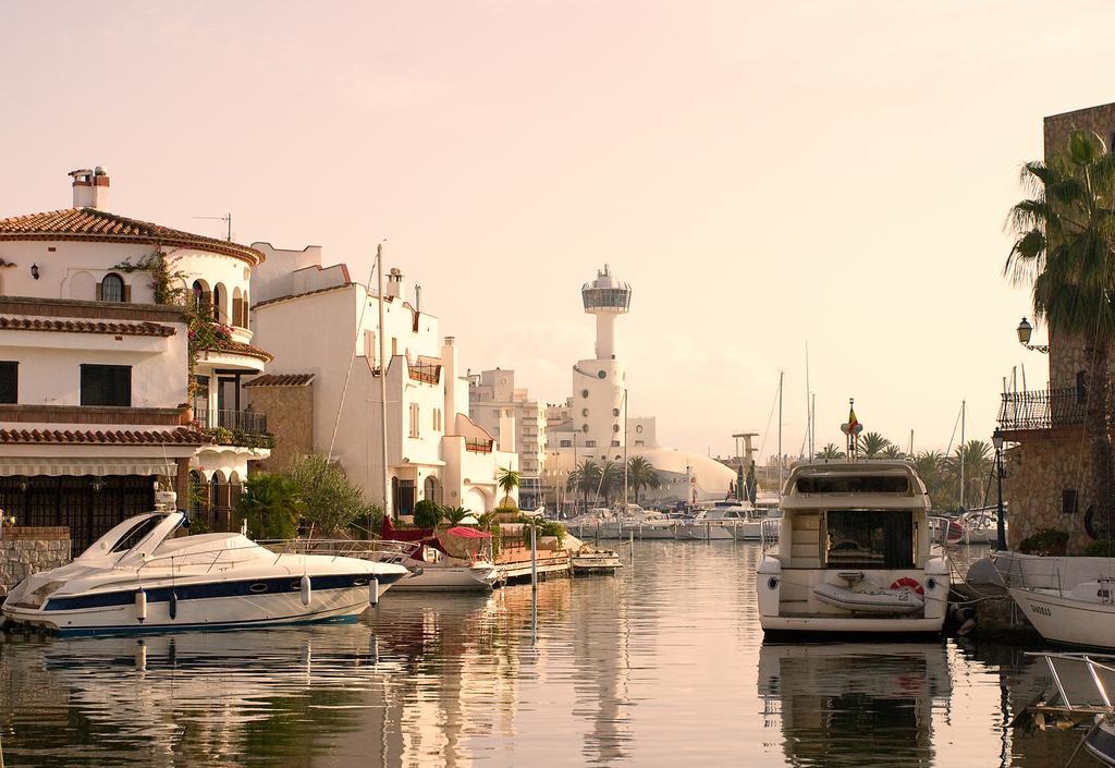 Apartaments Can Gibert كاستيلو دي إمبوريس المظهر الخارجي الصورة